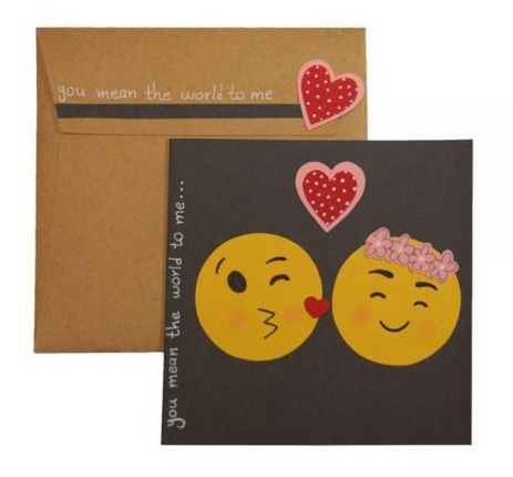 کارت پستال - کارت تبریک برند نامشخص-- کارت پستال دست ساز طرح ایموجی عشق